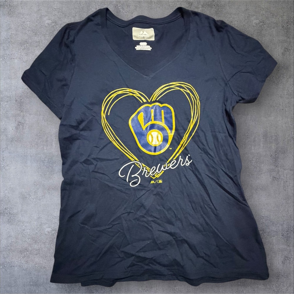 Majestic Milwaukee Brewers Womens Navy Blue Heart Graphic V-Neck T-Shirt Medium